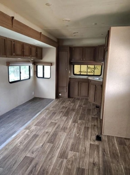 Building Photo - 806 Yaupon Dr