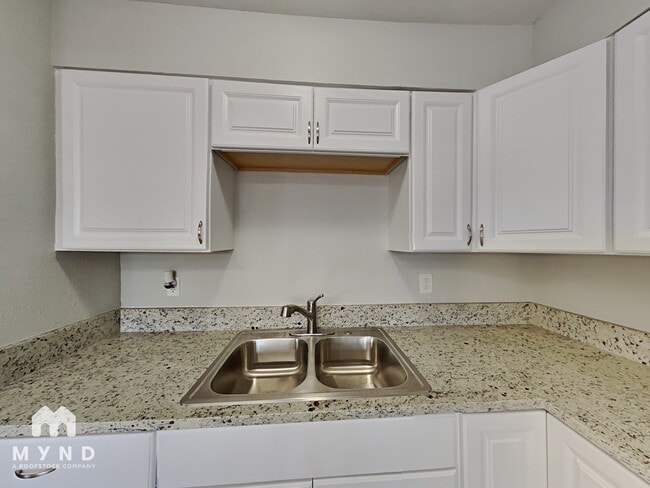 Building Photo - 1165 Hart Ave