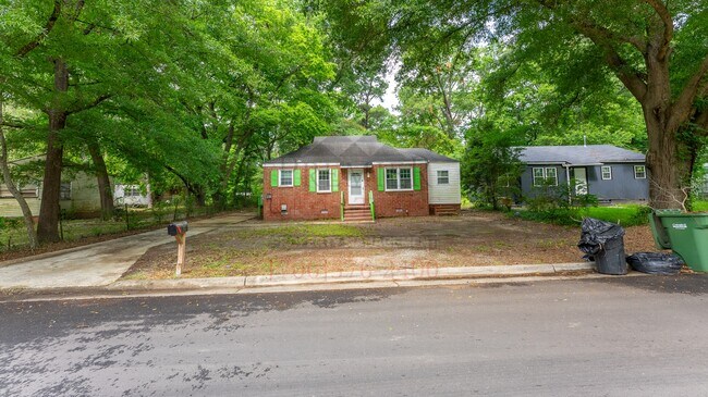 Building Photo - 1031 Harbison Dr