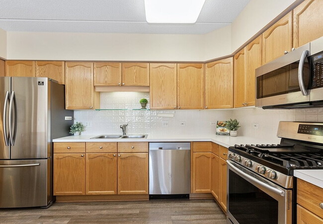 Building Photo - "Spacious 1-Bedroom Retreat with Granite T...