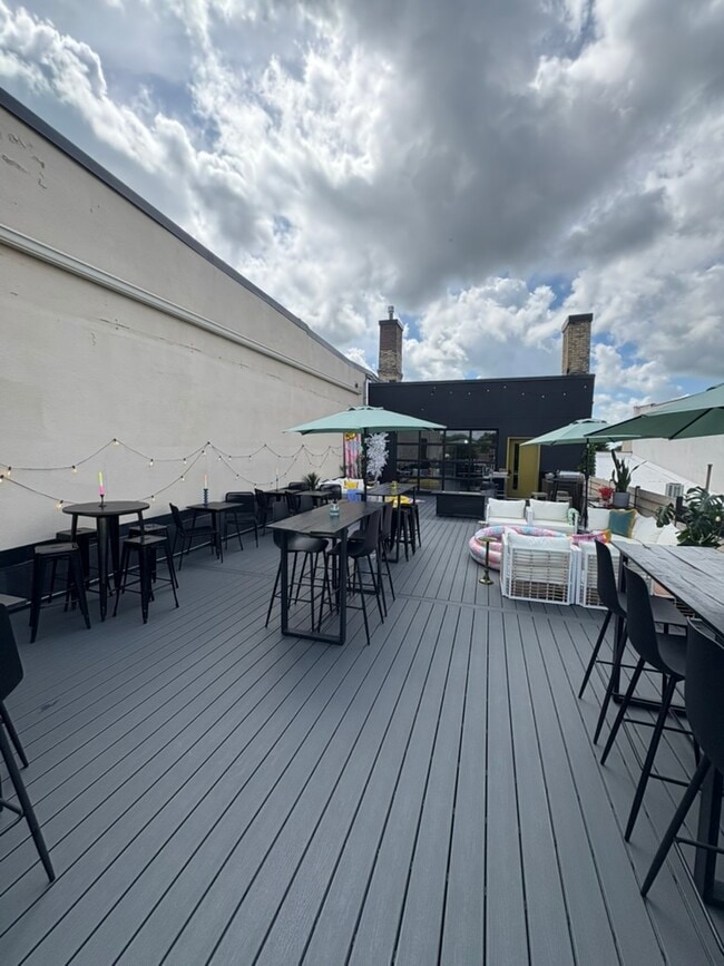 Building Photo - 102 State St N