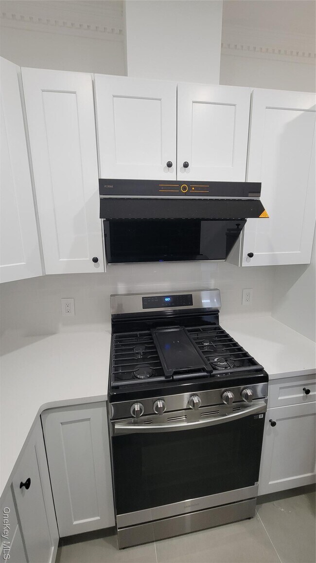 Foto del edificio - 60-24 Wetherole St