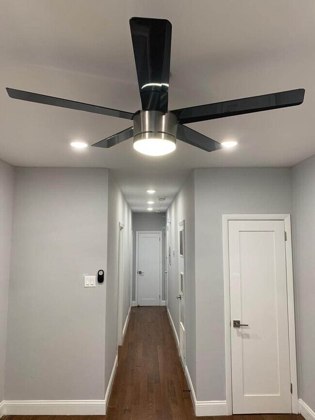 Foto del edificio - 406 W Walnut Ln
