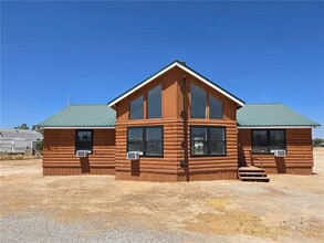 Building Photo - 270 W Patricia Ln