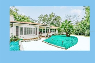 Building Photo - 2608 Oakwood Dr