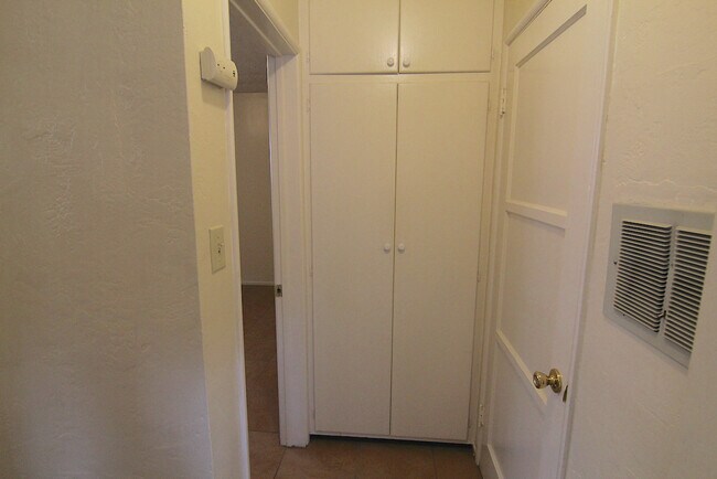 Building Photo - 1316 Centinela Ave