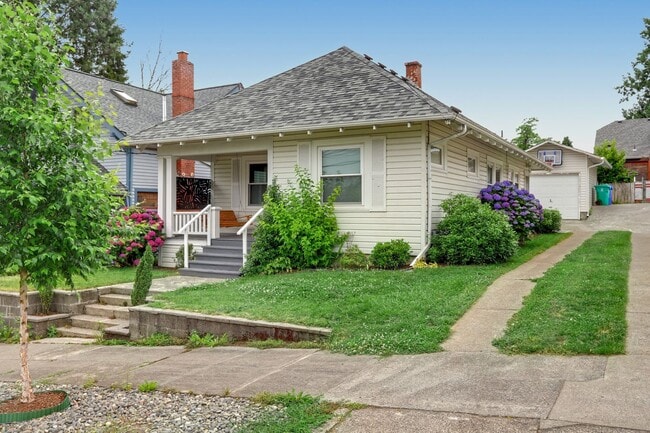 Building Photo - 303 NE 45th Ave
