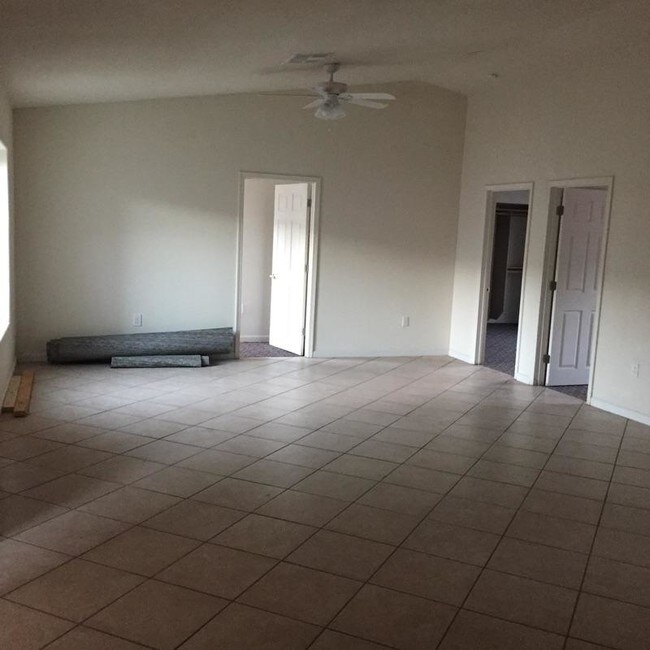 Building Photo - 114 W Apache  Unit #1