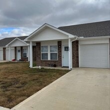 Building Photo - 131 SW 145th Rd