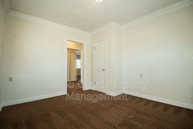 Foto del edificio - 676 Memorial Dr
