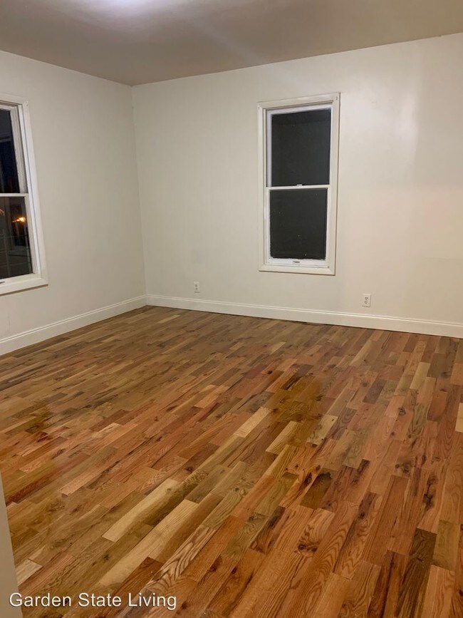 Foto del edificio - 292-294 Roseville Ave