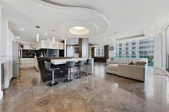 Building Photo - 4001 S Ocean Dr