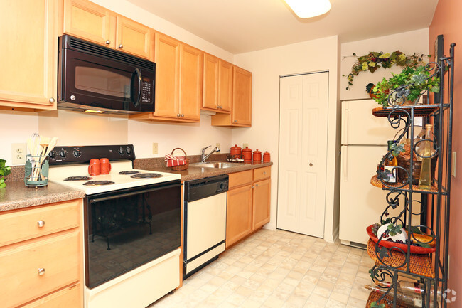 Kitchen - Hanover Apartments