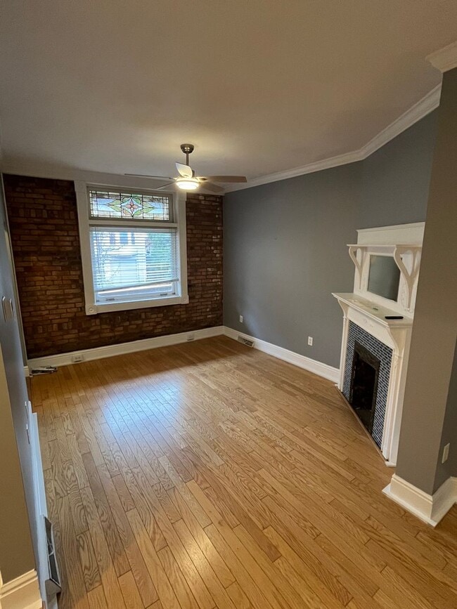 Building Photo - 418 Noble St