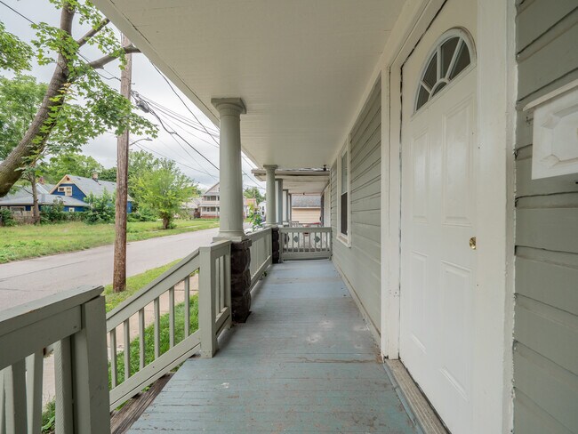 Foto del edificio - 4810 Carlos Ave