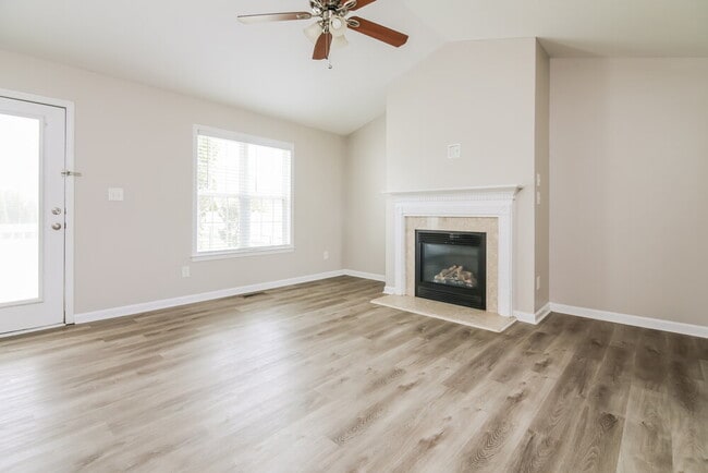 Building Photo - 42 Imperial Dr