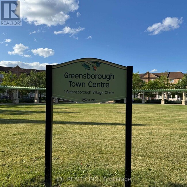 Photo du bâtiment - 10 Greensborough Village Cir