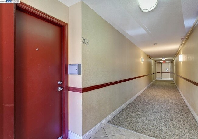 Apartment entrance - 1570 165th Ave