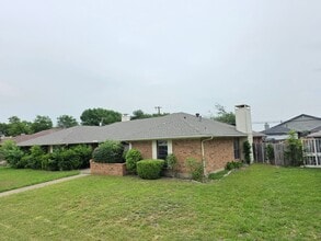 Building Photo - 4724 Berridge Ln
