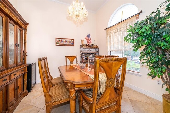 Foto del edificio - 1607 Oak Hollow Rd