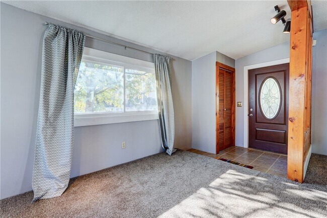 Foto del edificio - 304 Zuber Rd