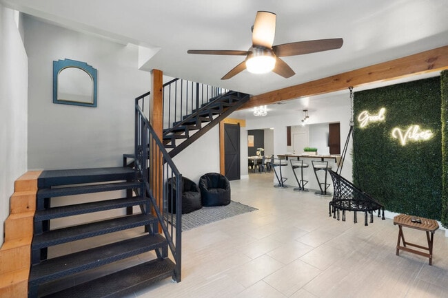 Building Photo - 3733 E Dahlia Dr