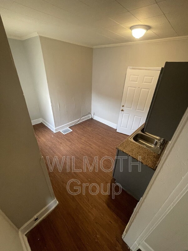Building Photo - 117 E Palmer St