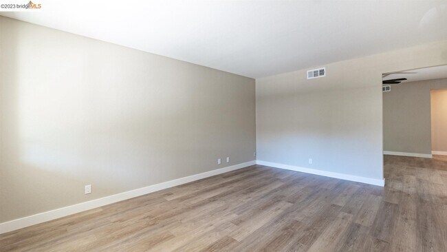 Building Photo - 161 Gilbert Ct