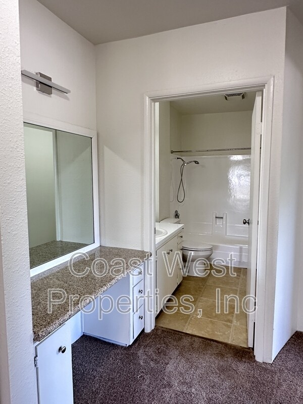 Foto del edificio - 4377 W Point Loma Blvd