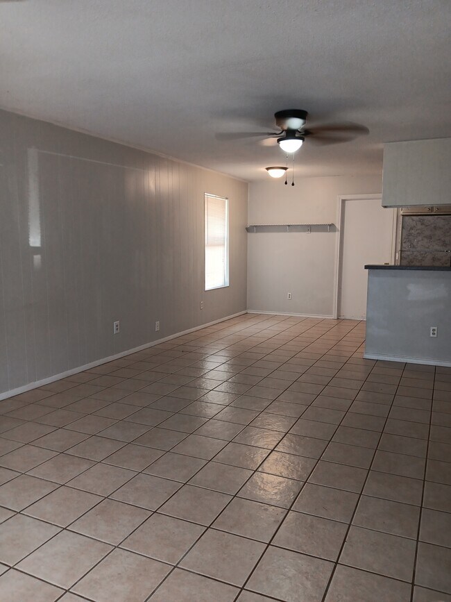 Building Photo - 4362 Oak Hill Dr