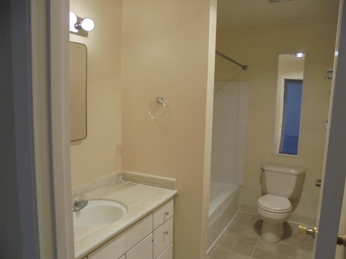 Foto del edificio - 704 N A St