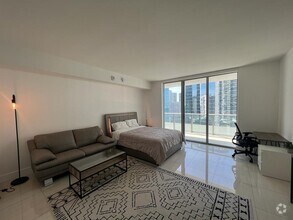 Building Photo - 1300 Brickell Bay Dr