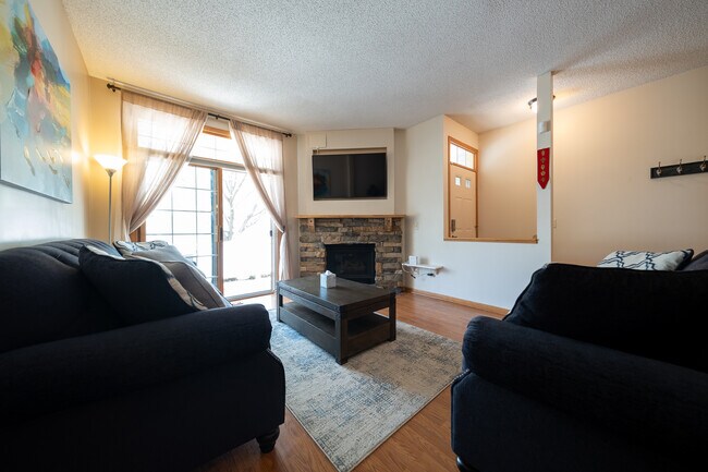 Building Photo - 2657 Mallard Dr