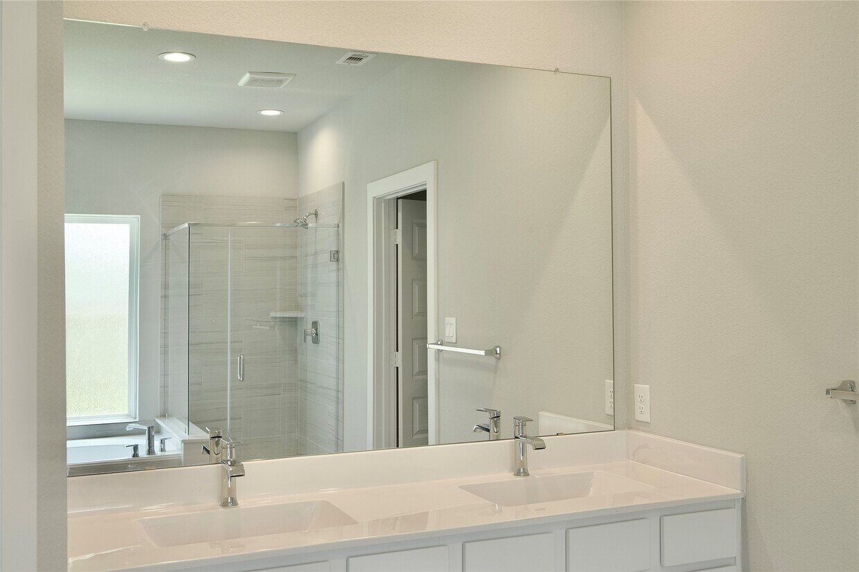 Foto principal - 3207 Tilley Dr