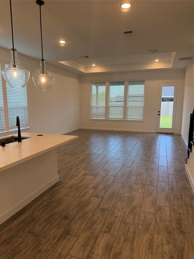 Foto del edificio - 25302 Rothesay Ln