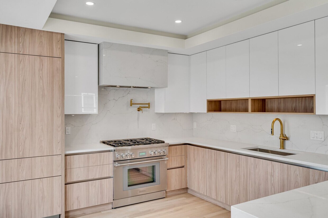 Primary Photo - Charming 4 Bedroom