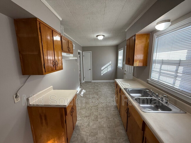 Building Photo - 3848 Belleau St