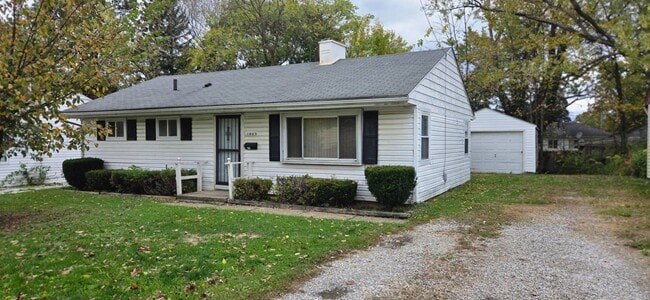 Building Photo - Charming 2-Bedroom Property in Prime Location