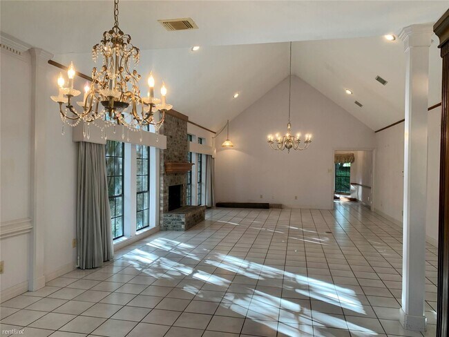 Foto del edificio - 3 br, 2 bath House - 3634 Blue Lake Dr