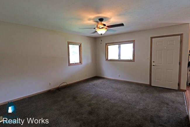 Building Photo - 4 br, 1 bath House - 2515 N Main