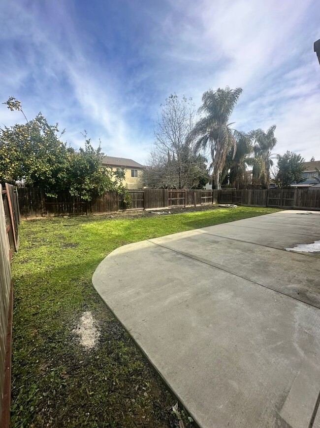 Building Photo - Need A Spacious  Home In Weston Ranch?