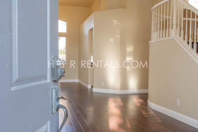 Foto del edificio - 422 Meyenberg Ave