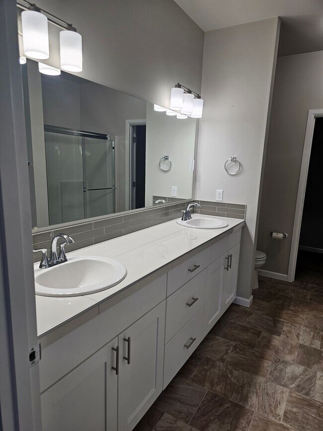 Foto del edificio - Must See!!! 4 Bedroom, 3 Bath Home in Hear...