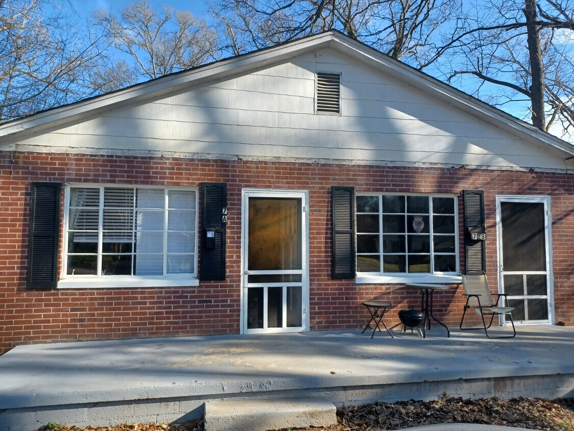 7 Edgewood Dr Unit A, Ware Shoals, SC 29692 Apartments at 7 Edgewood