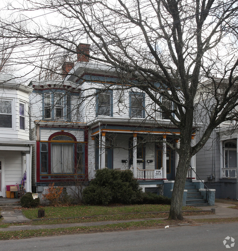 Building Photo - 150 Fair St