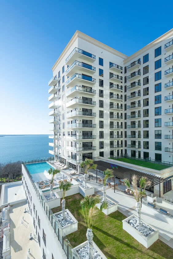 6th Floor Pool Deck - 3111 Sunset