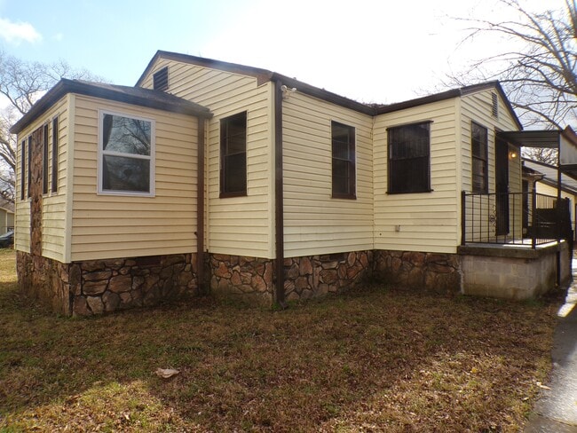 Building Photo - 200 23rd St SW