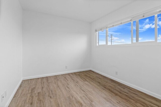 Foto del edificio - 3952 W 178th St