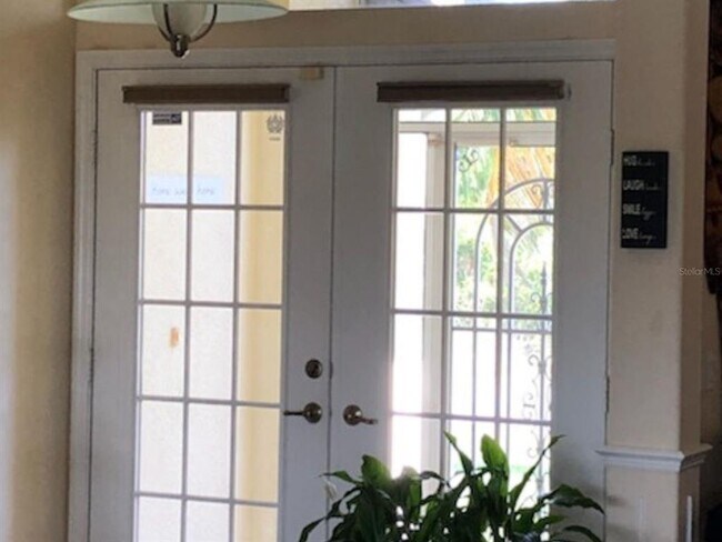 Foto del edificio - 15144 Lakeland Cir