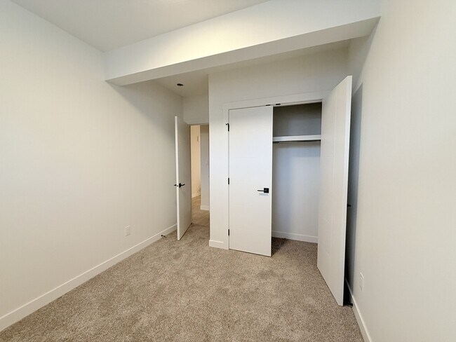 Building Photo - Unit 2